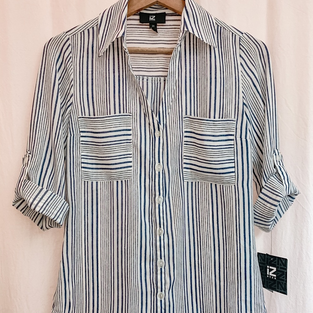 Brand new white and navy woven button down blouse |    x-small